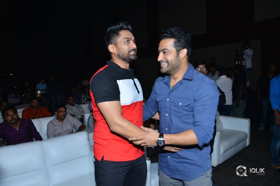 Naa-Nuvve-Pre-Release-Function-Photos